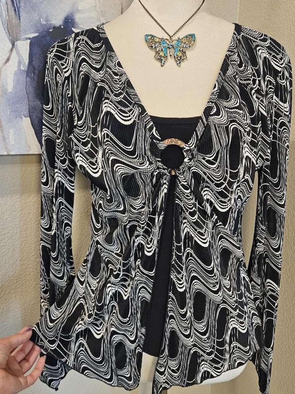 Brittany Black Y2K Black/ White Swirl Ring-Front Blouse Mock Cami Fairy Sleeve M